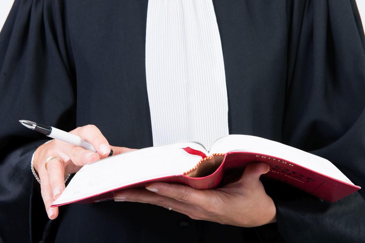 Avocats : la cour de cassation autorise le port des insignes des distinctions sur la robe des avocats (c. cass. 24 octobre 2018, n°17-26166)